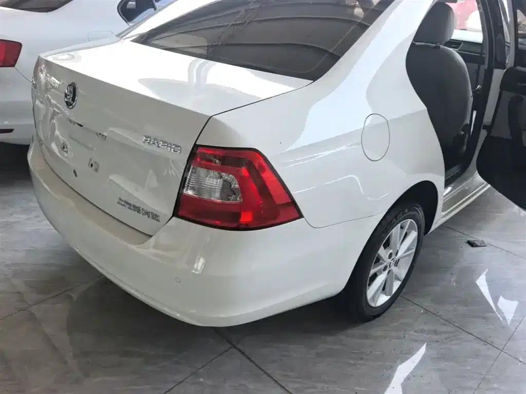 Rapid 2016 1.6L Automatic Comfort Edition — миниатюра 7