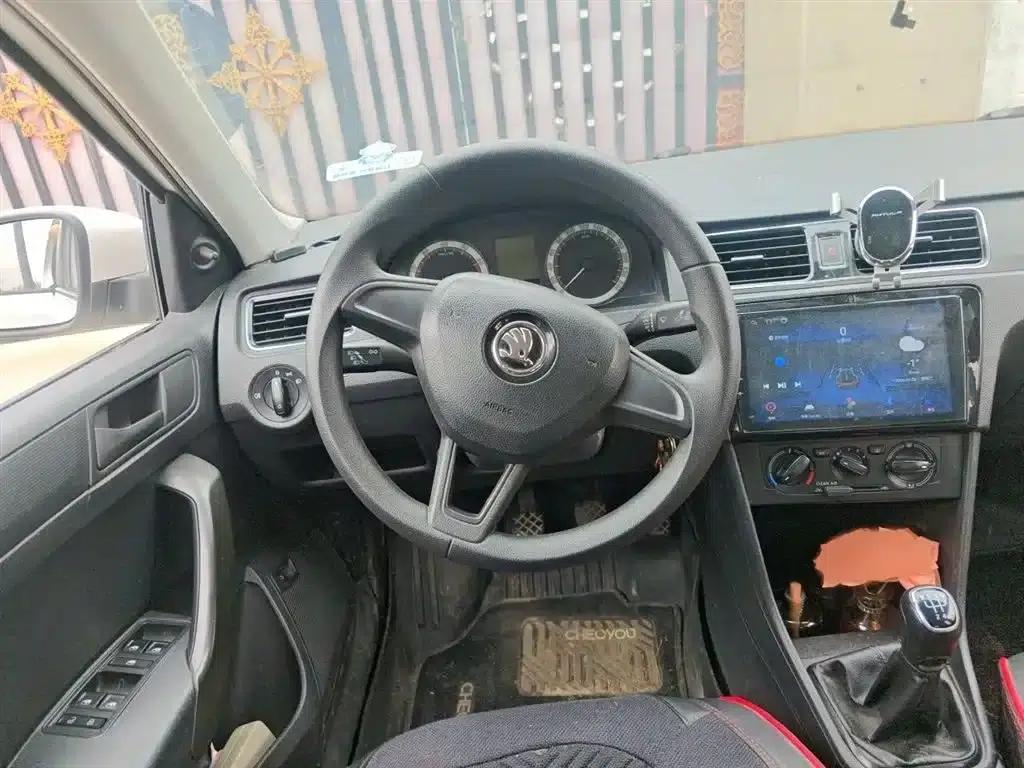 Rapid 2018 1.6L Manual Standard Edition — миниатюра 3