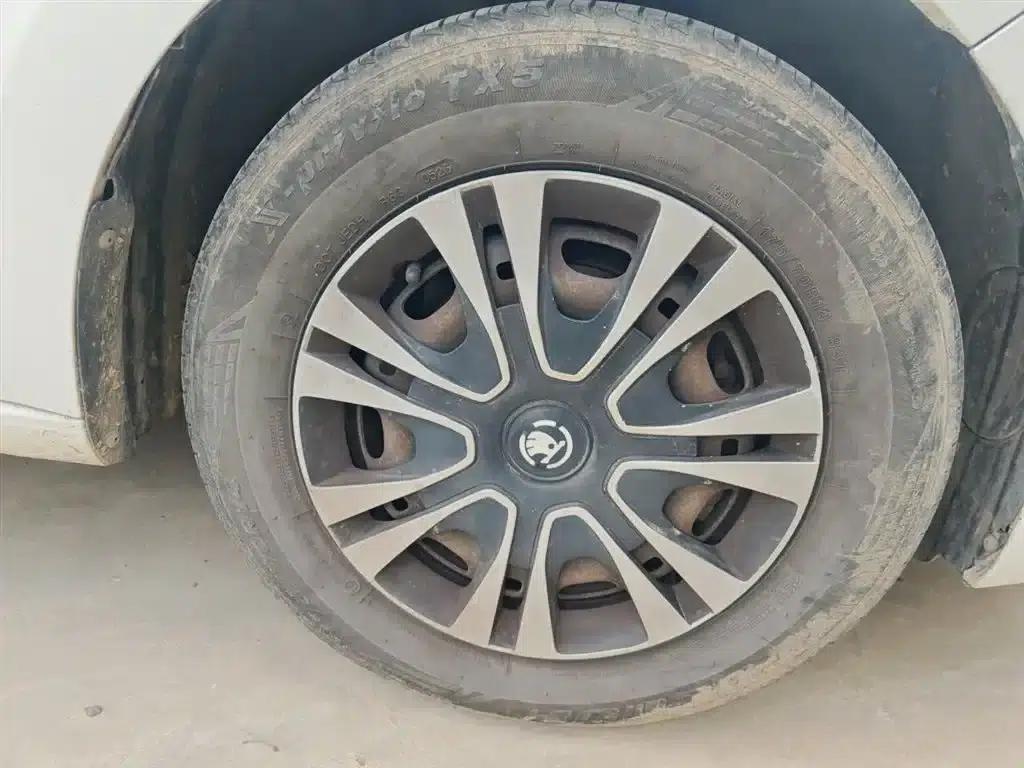 Rapid 2018 1.6L Manual Standard Edition — миниатюра 23
