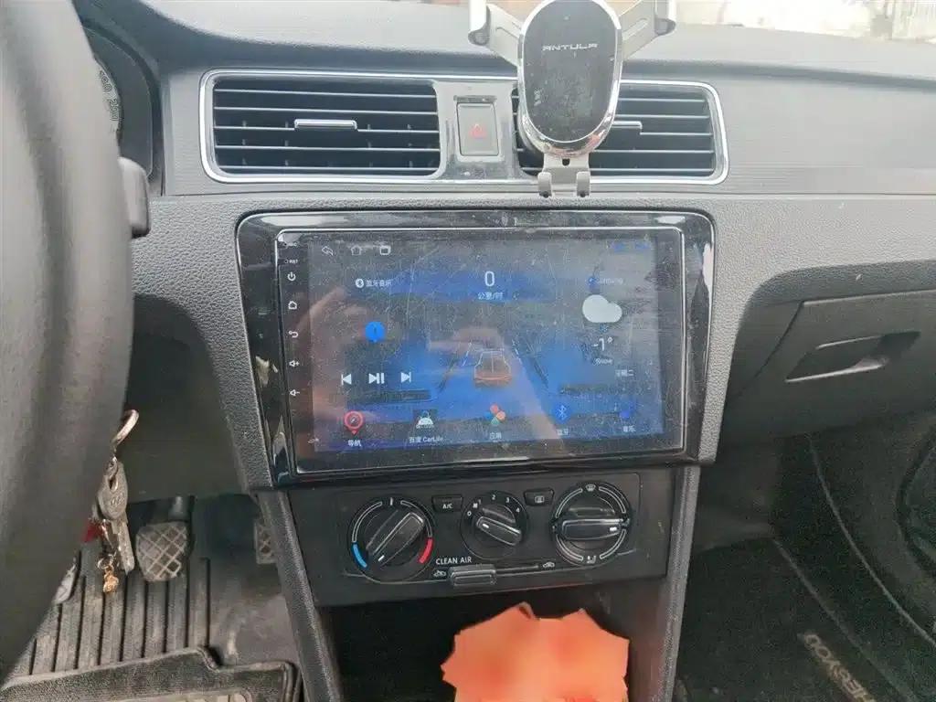 Rapid 2018 1.6L Manual Standard Edition — миниатюра 6