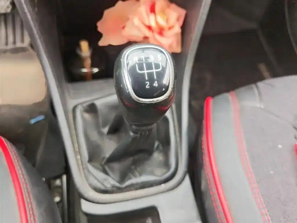 Rapid 2018 1.6L Manual Standard Edition — миниатюра 7