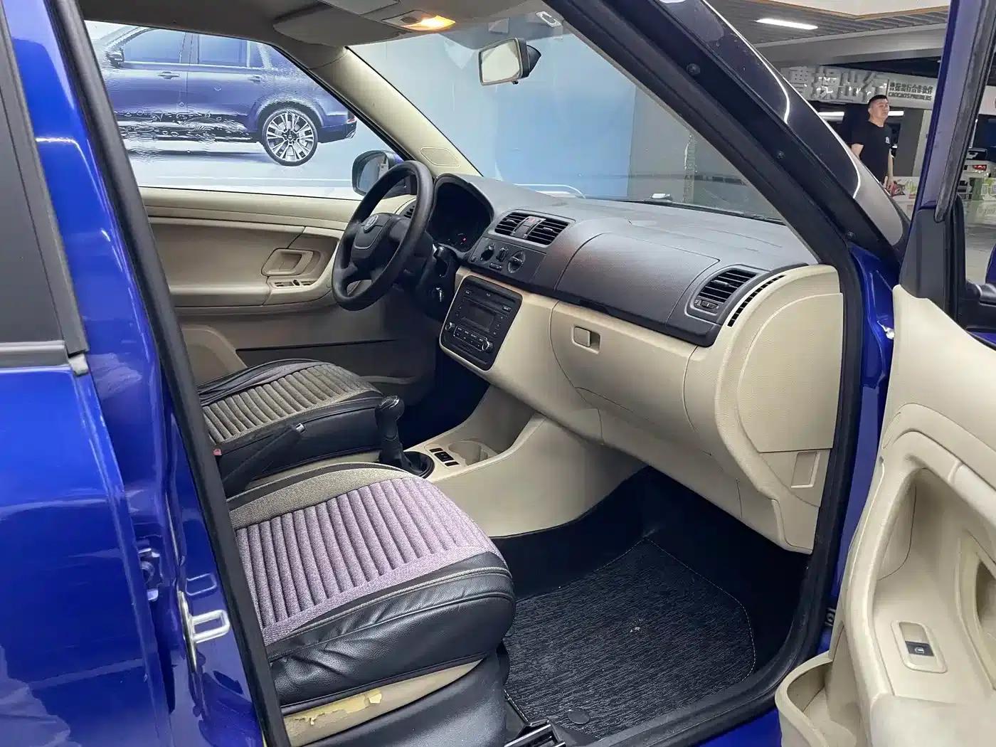 Fabia 2012 1.4L Manual Crystal Edition — миниатюра 13
