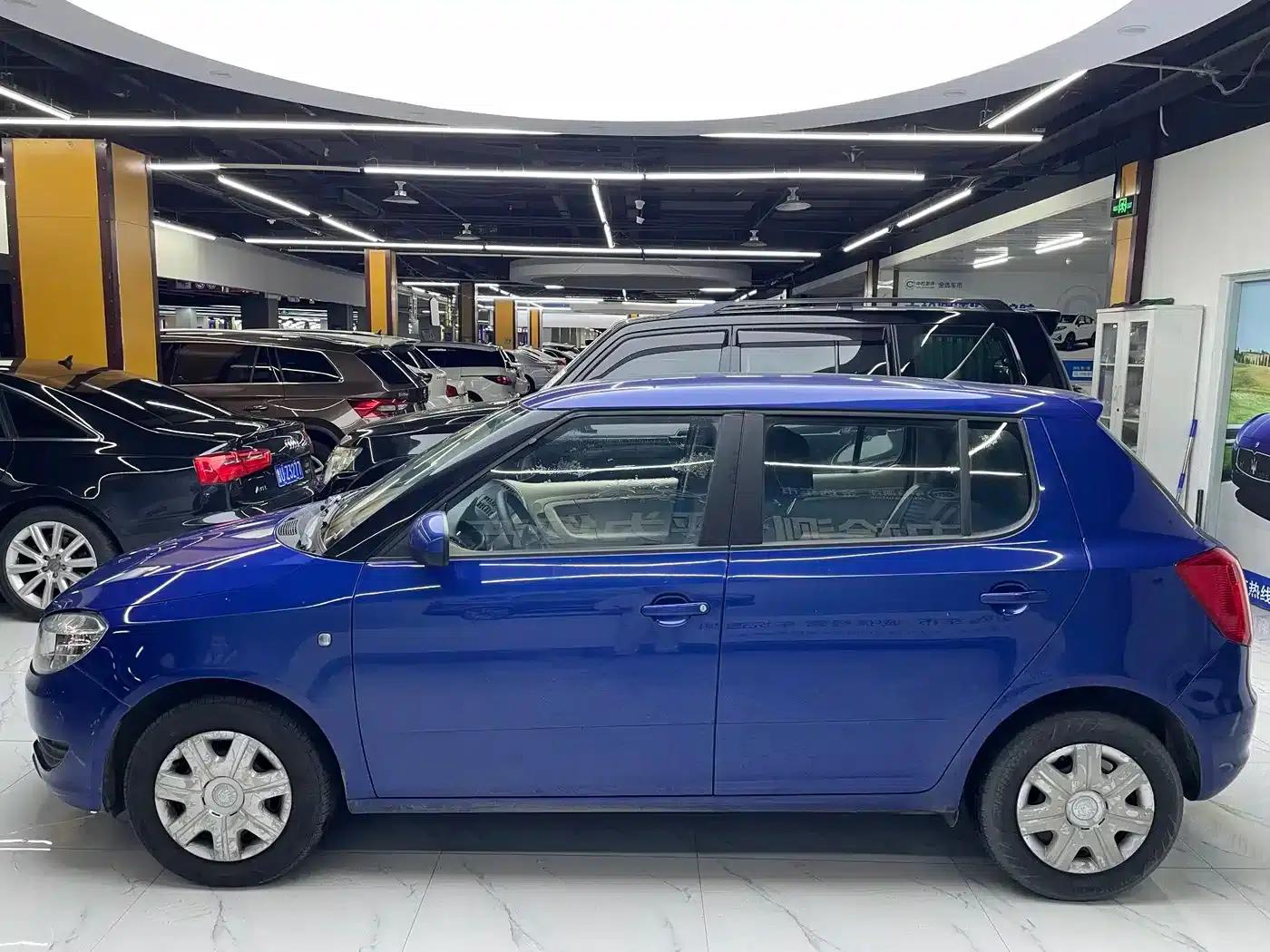 Fabia 2012 1.4L Manual Crystal Edition — миниатюра 4