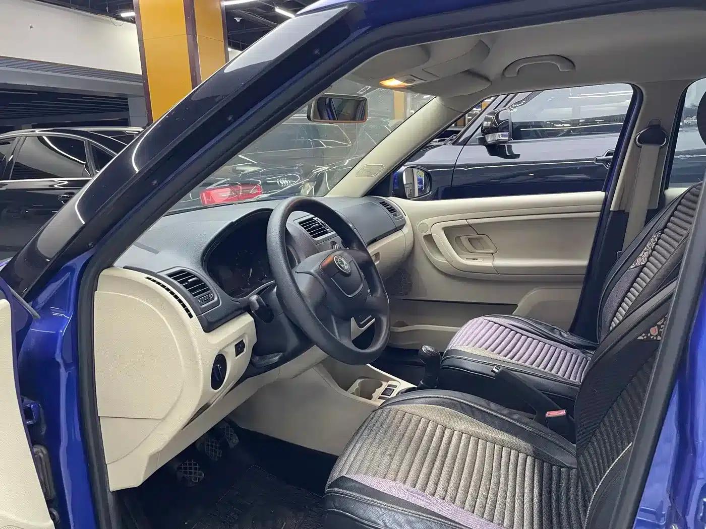 Fabia 2012 1.4L Manual Crystal Edition — миниатюра 6