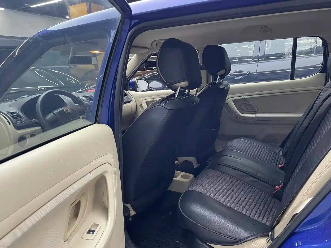 Fabia 2012 1.4L Manual Crystal Edition — миниатюра 7