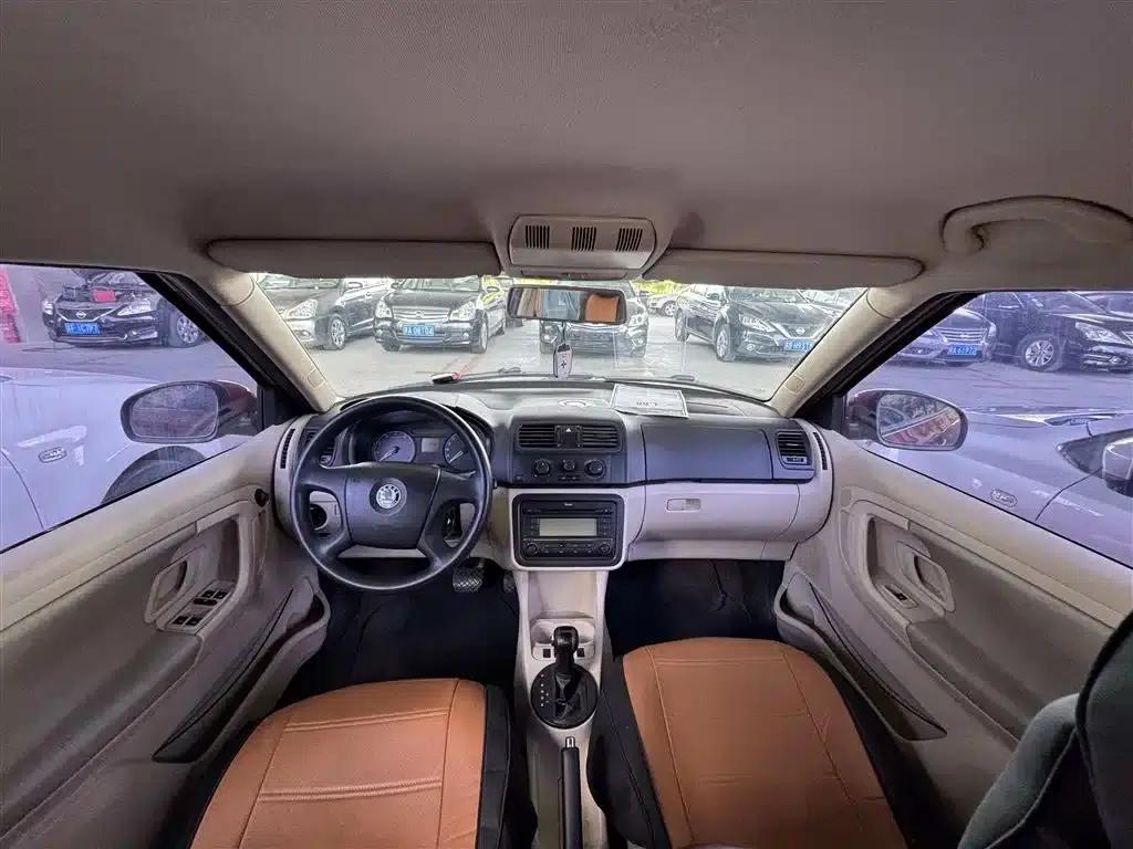Fabia 2011 1.4L Automatic Crystal Edition — миниатюра 6