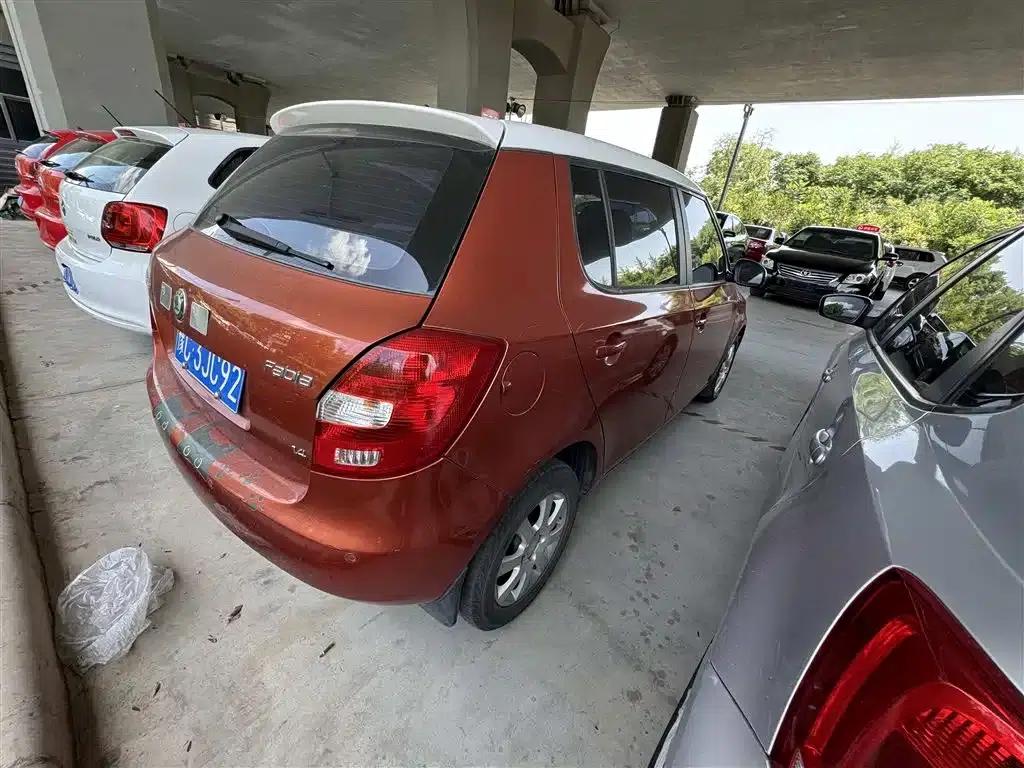 Fabia 2011 1.4L Automatic Crystal Edition — миниатюра 9