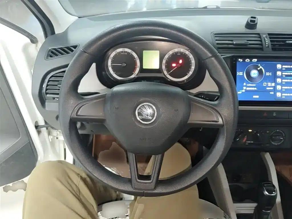 Fabia 2017 1.4L Automatic Enjoy Edition — миниатюра 11