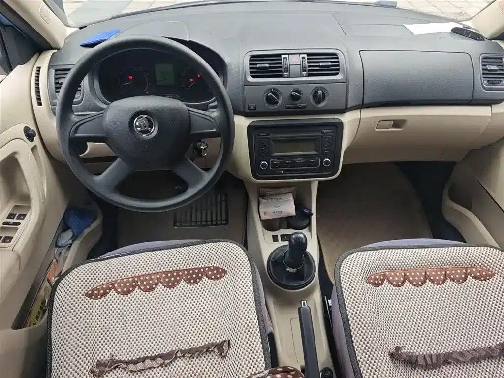 Fabia 2014 1.4L Manual Crystal Edition — миниатюра 6