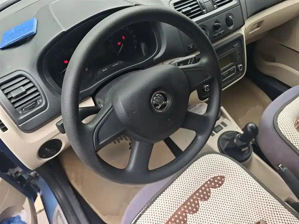 Fabia 2014 1.4L Manual Crystal Edition — миниатюра 7