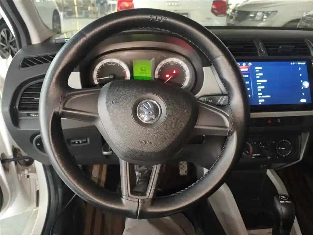 Fabia 2017 1.4L Automatic Enjoy Edition — миниатюра 7