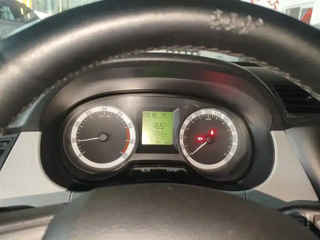 Fabia 2017 1.4L Automatic Enjoy Edition — миниатюра 8