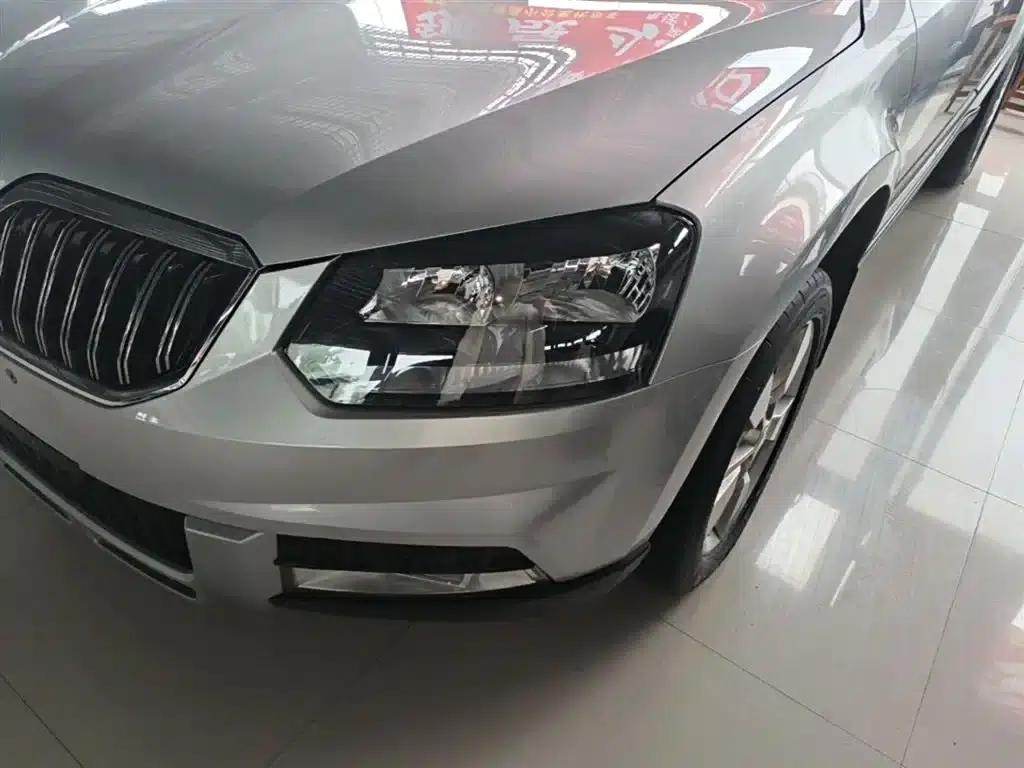 Yeti 2014 1.4TSI DSG Explorer Edition — миниатюра 24