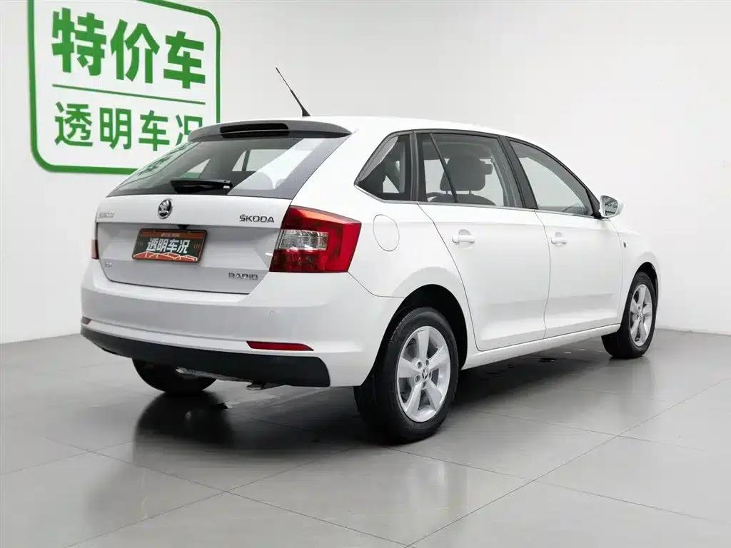 Rapid Spaceback 2016 Facelift 1.6L Manual Comfort Edition — миниатюра 2