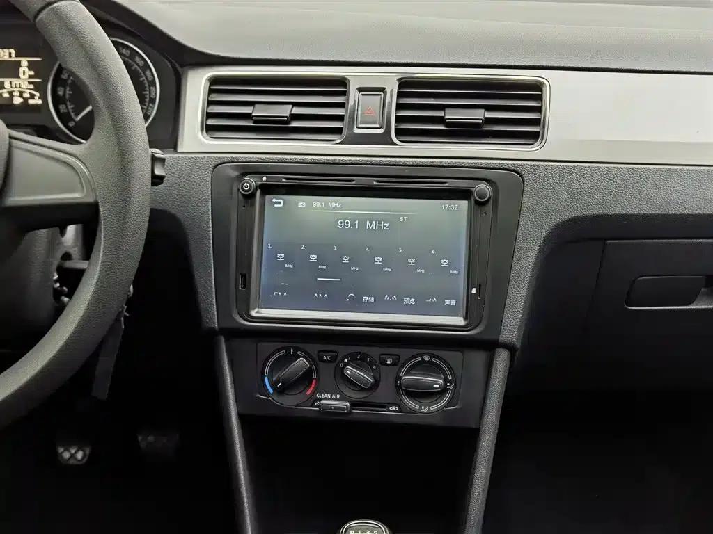 Rapid Spaceback 2016 Facelift 1.6L Manual Comfort Edition — миниатюра 12