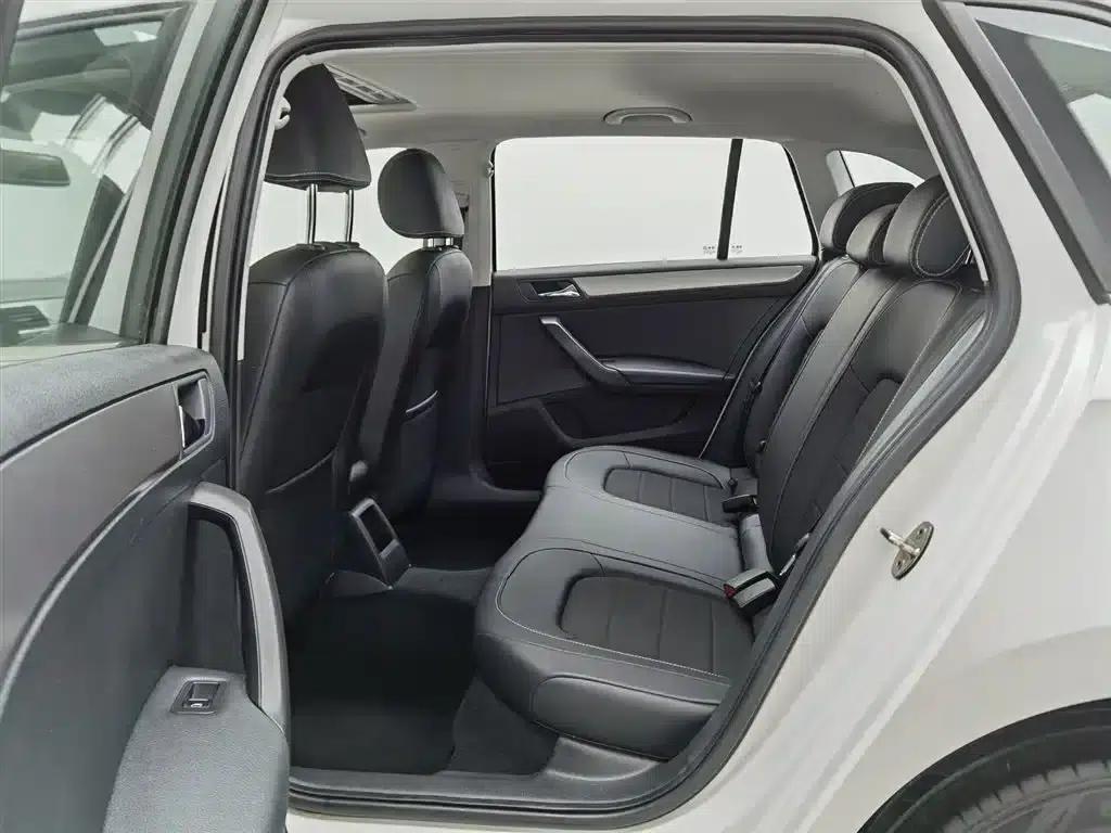 Rapid Spaceback 2016 Facelift 1.6L Manual Comfort Edition — миниатюра 15