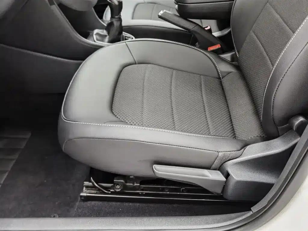 Rapid Spaceback 2016 Facelift 1.6L Manual Comfort Edition — миниатюра 20