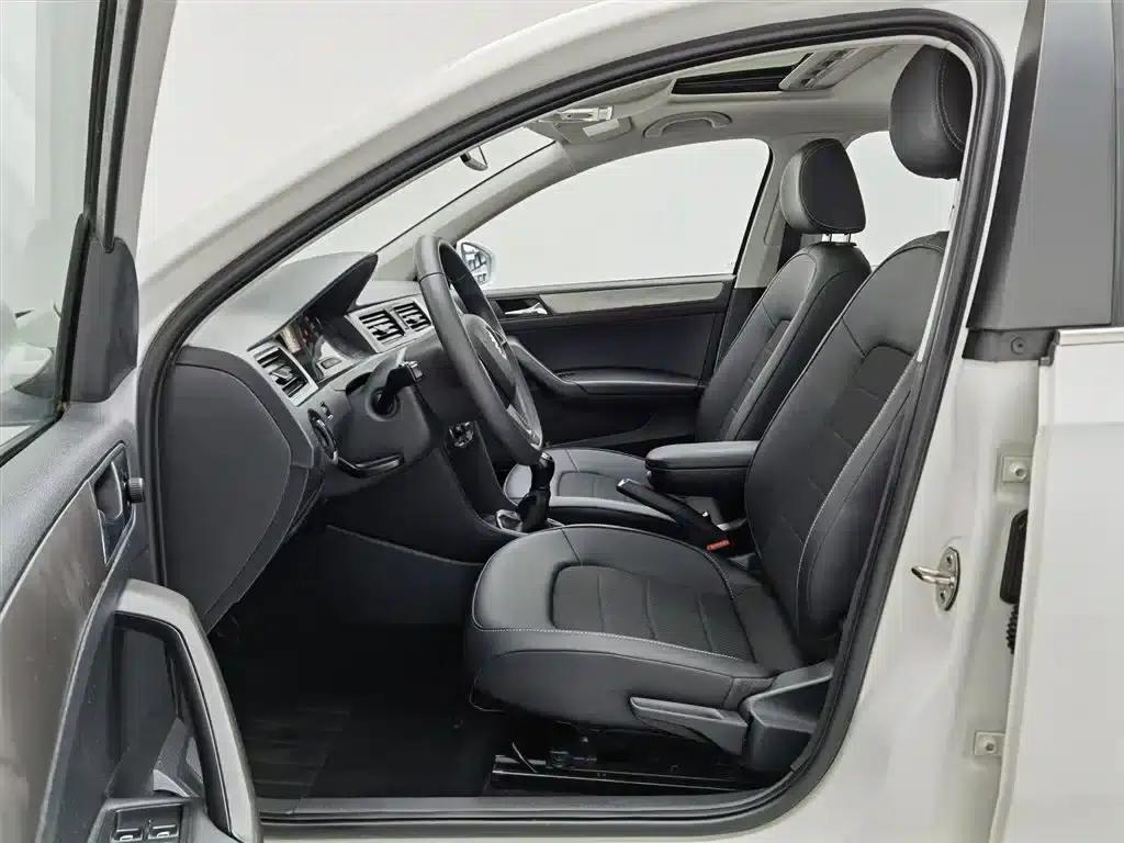 Rapid Spaceback 2016 Facelift 1.6L Manual Comfort Edition — миниатюра 10