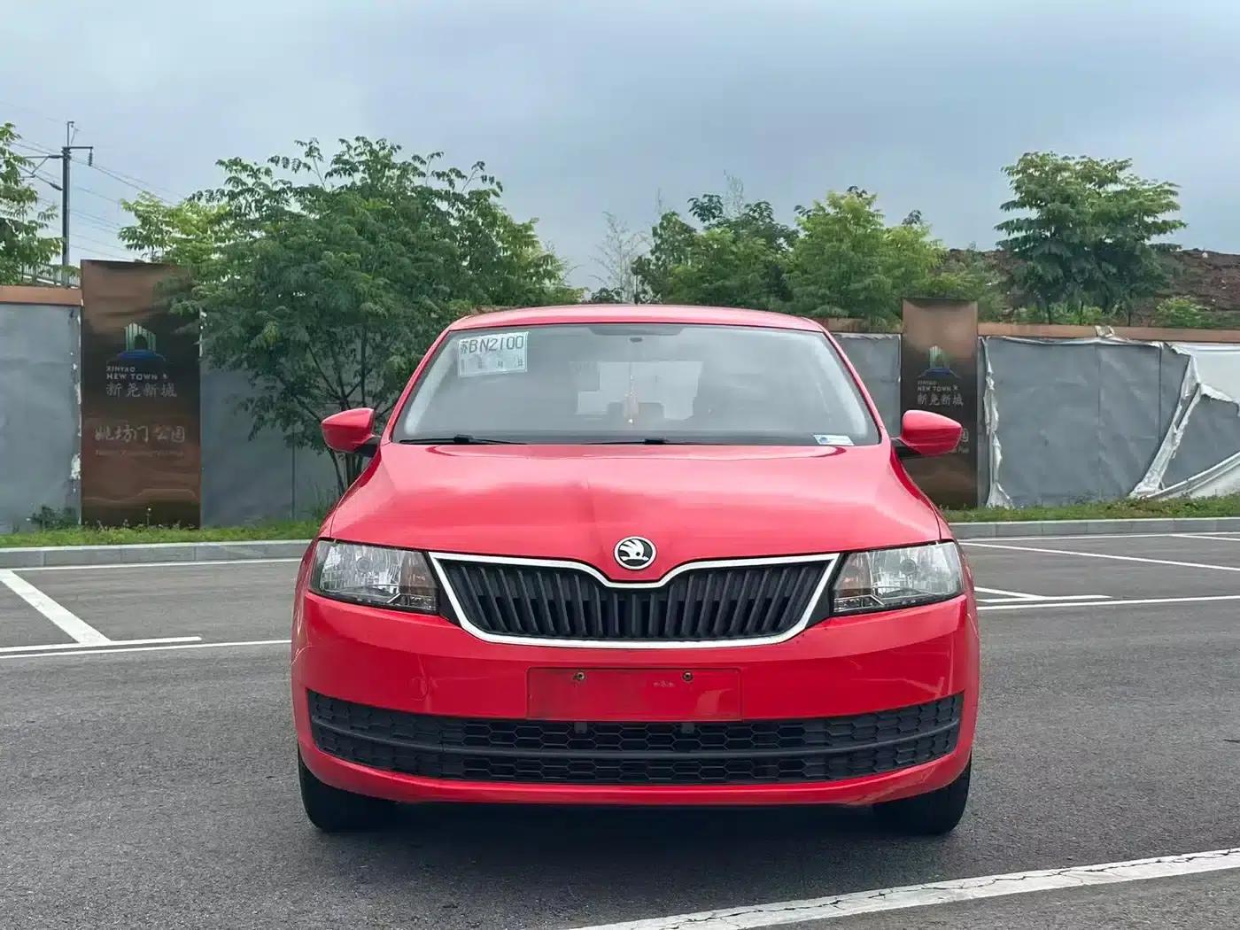 Rapid 2014 1.6L Automatic Enjoy Edition — миниатюра 2