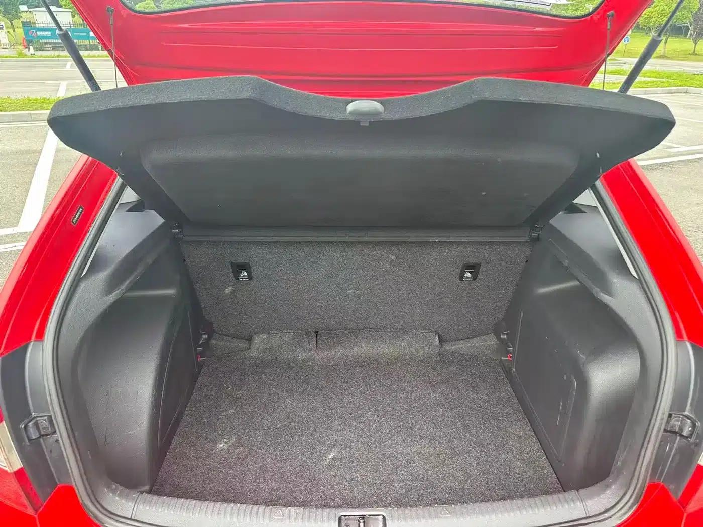 Rapid 2014 1.6L Automatic Enjoy Edition — миниатюра 13
