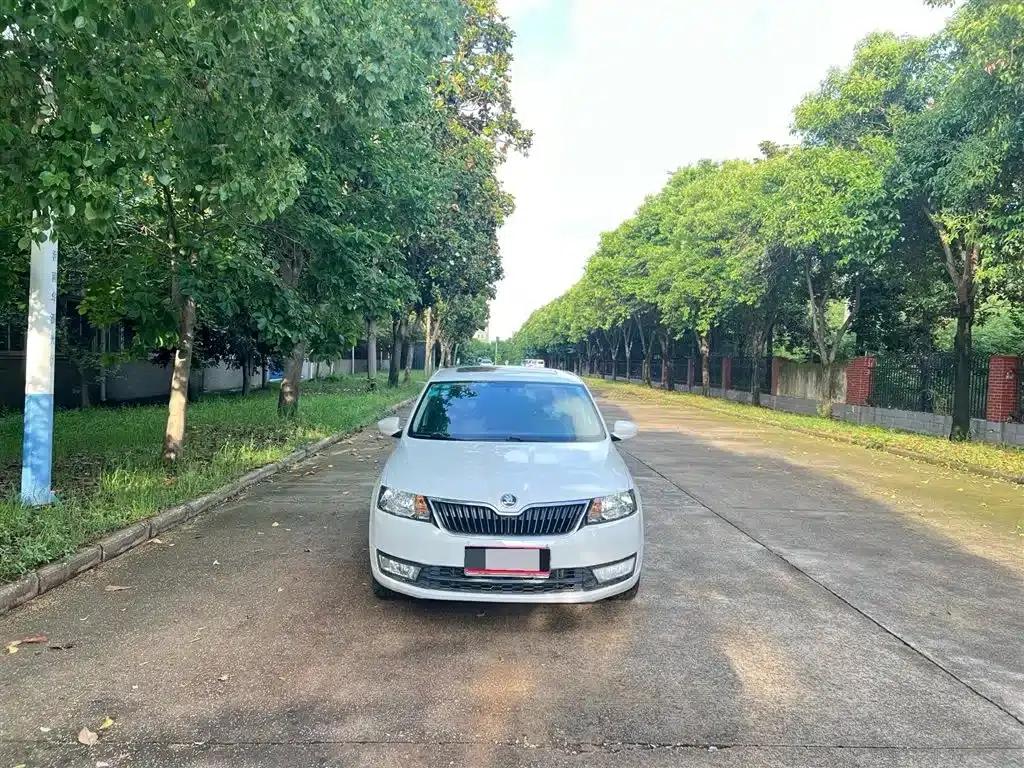 Rapid Spaceback 2016 Facelift 1.6L Automatic Comfortline — миниатюра 2