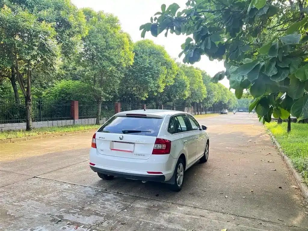 Rapid Spaceback 2016 Facelift 1.6L Automatic Comfortline — миниатюра 6