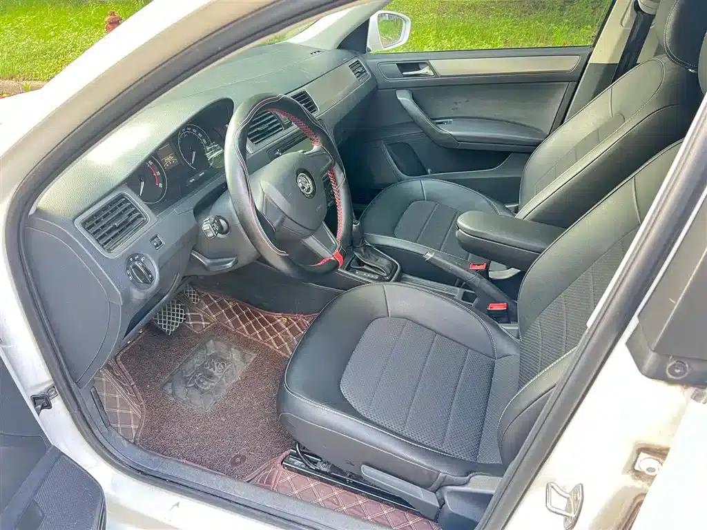 Rapid Spaceback 2016 Facelift 1.6L Automatic Comfortline — миниатюра 7