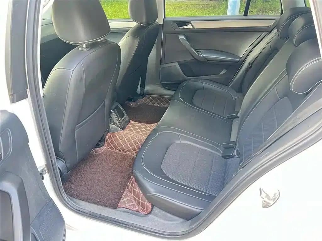 Rapid Spaceback 2016 Facelift 1.6L Automatic Comfortline — миниатюра 8