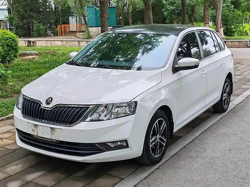 Rapid 2018 1.6L Automatic Standard Edition — миниатюра 1