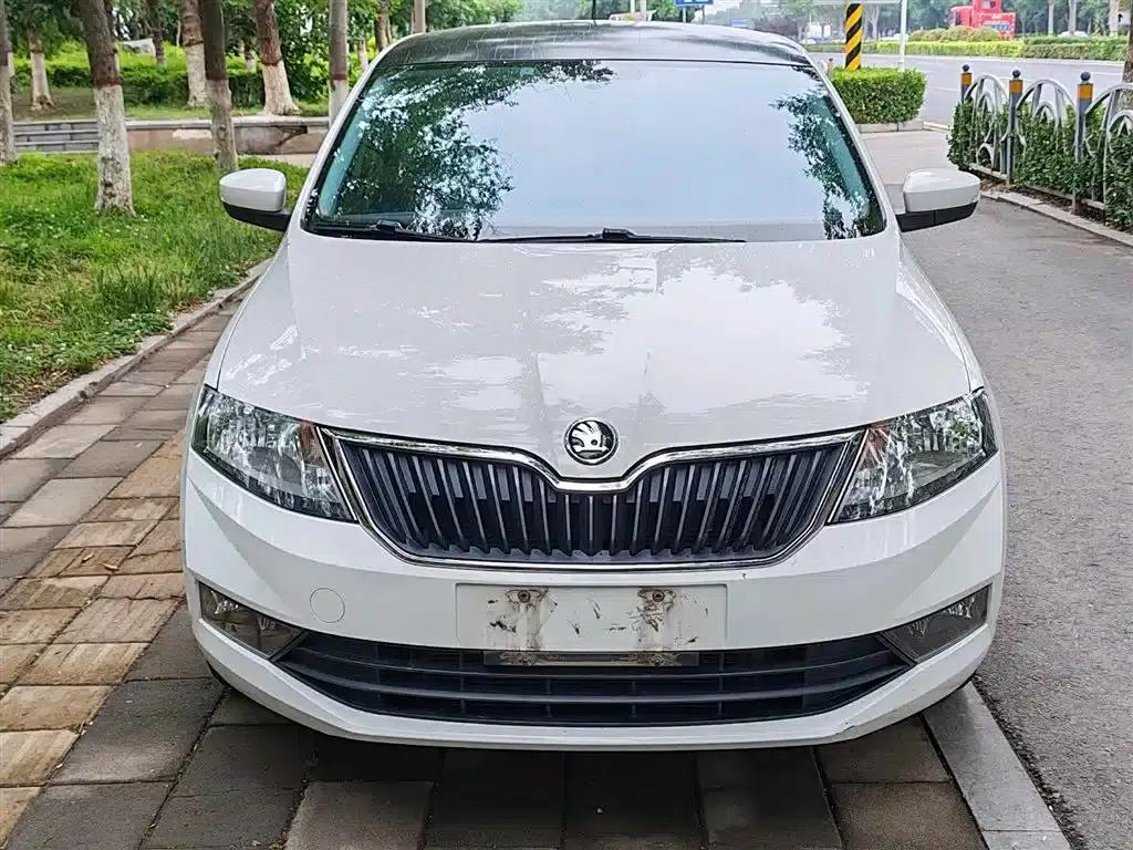 Rapid 2018 1.6L Automatic Standard Edition — миниатюра 2