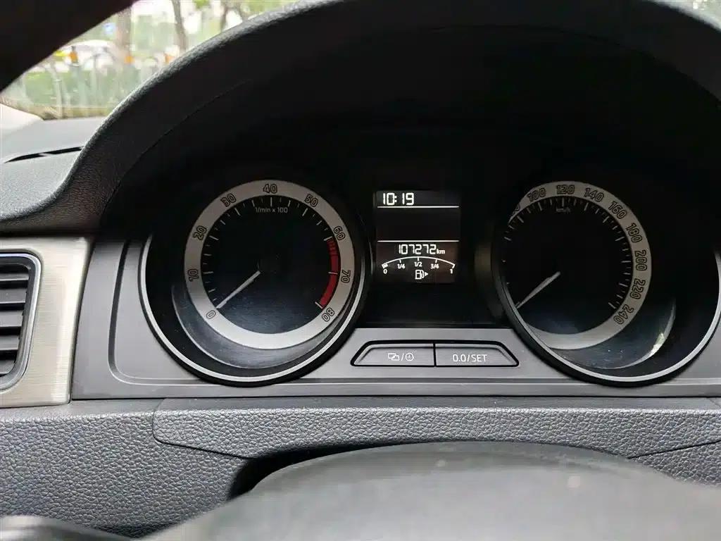 Rapid 2018 1.6L Automatic Standard Edition — миниатюра 12