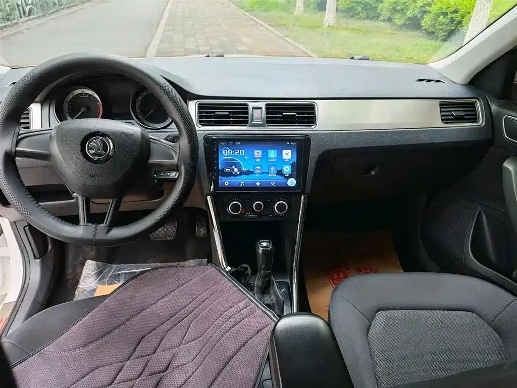 Rapid 2018 1.6L Automatic Standard Edition — миниатюра 5