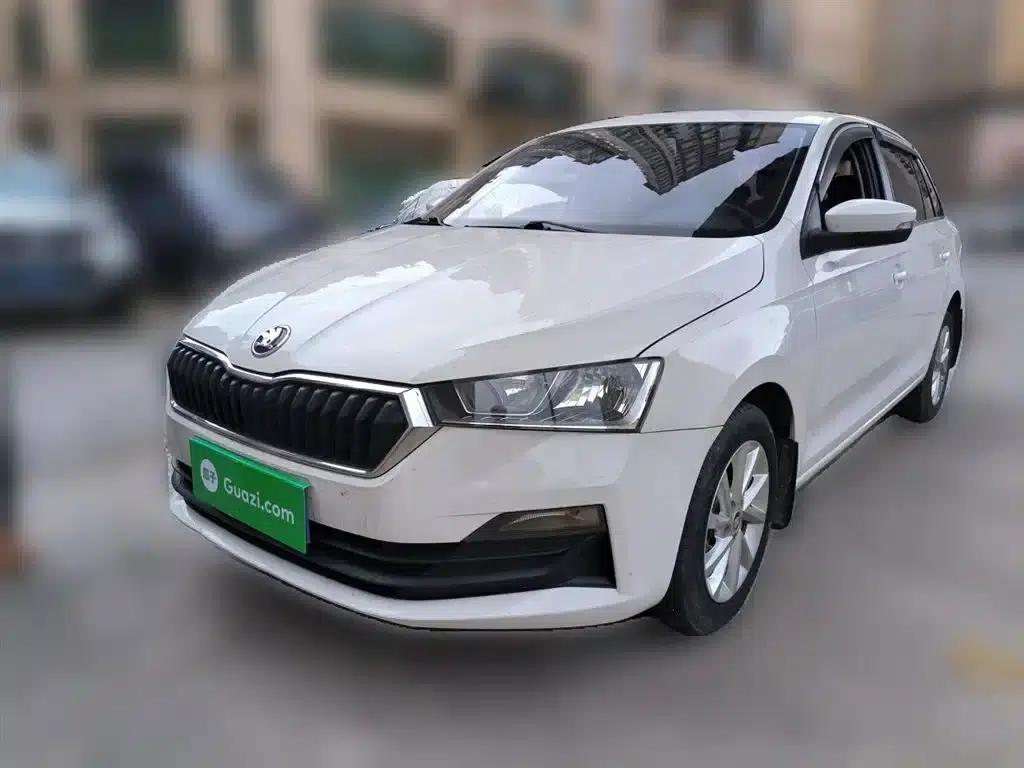 Rapid 2020 1.5L Automatic Standard Edition — миниатюра 1