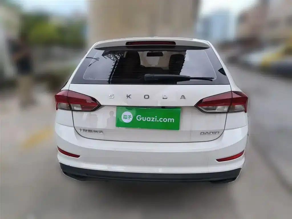 Rapid 2020 1.5L Automatic Standard Edition — миниатюра 4