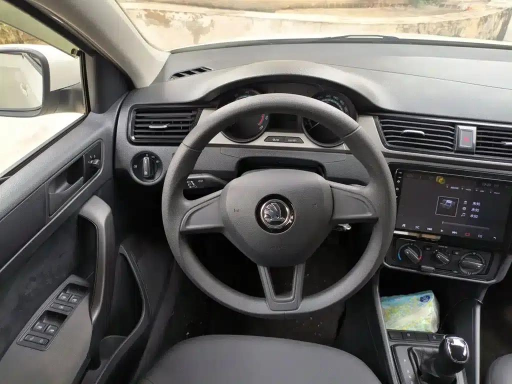 Rapid 2020 1.5L Automatic Standard Edition — миниатюра 7