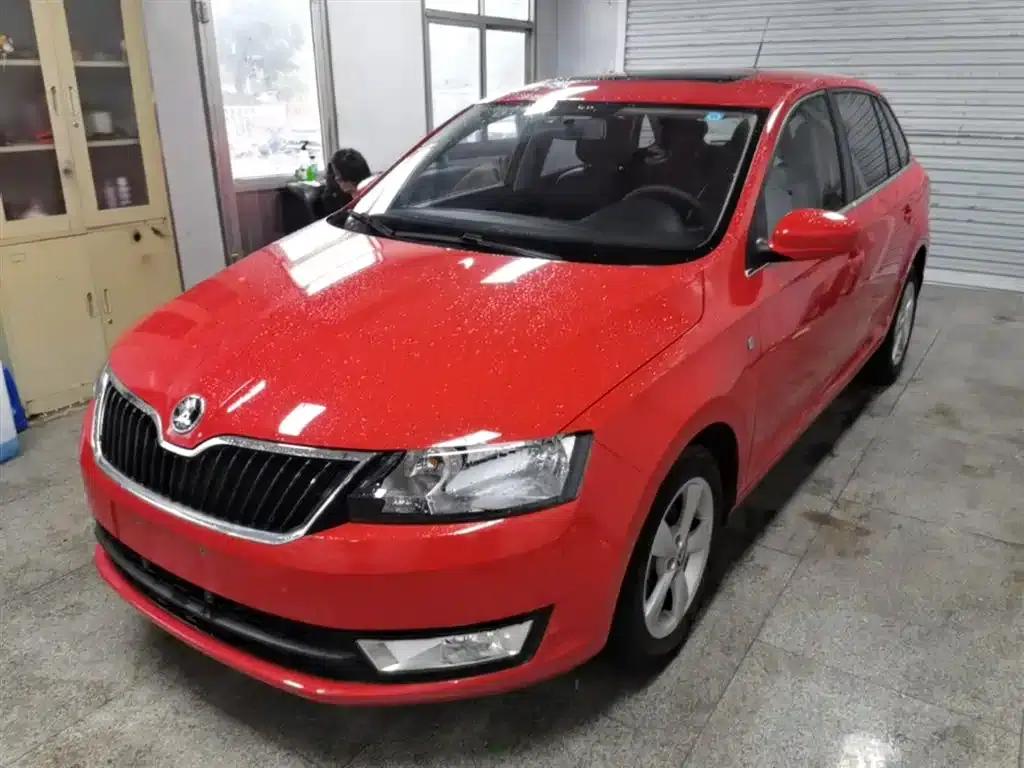 Rapid Spaceback 2016 Facelift 1.6L Manual Comfort Edition — миниатюра 1