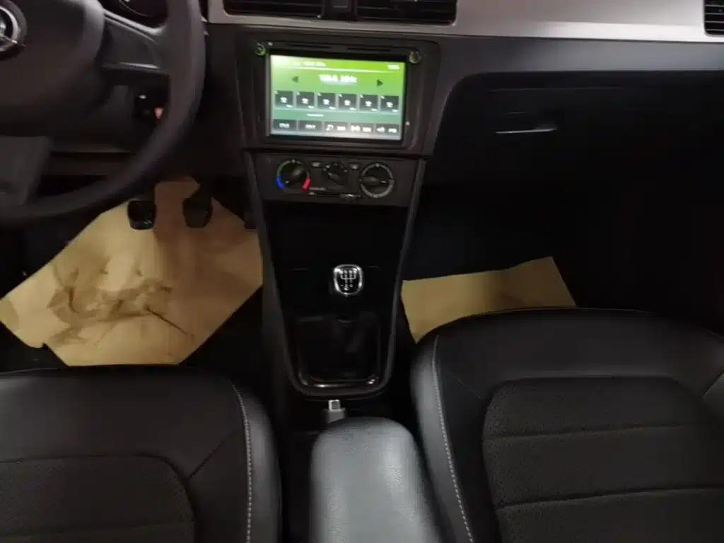 Rapid Spaceback 2016 Facelift 1.6L Manual Comfort Edition — миниатюра 14