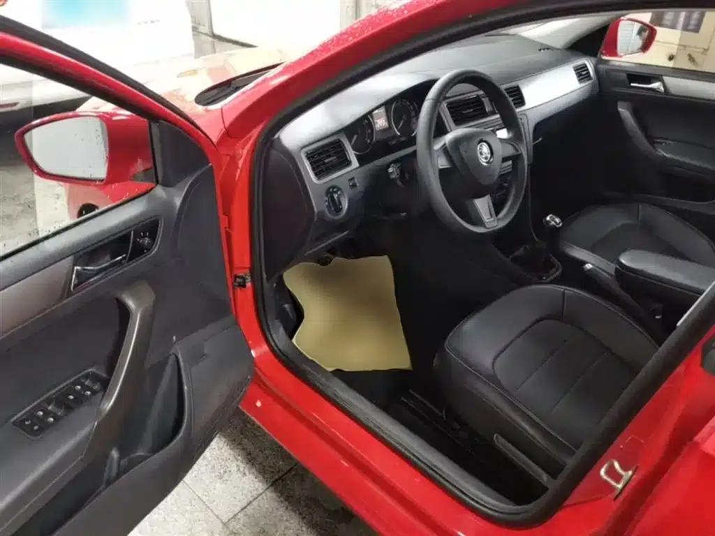 Rapid Spaceback 2016 Facelift 1.6L Manual Comfort Edition — миниатюра 16