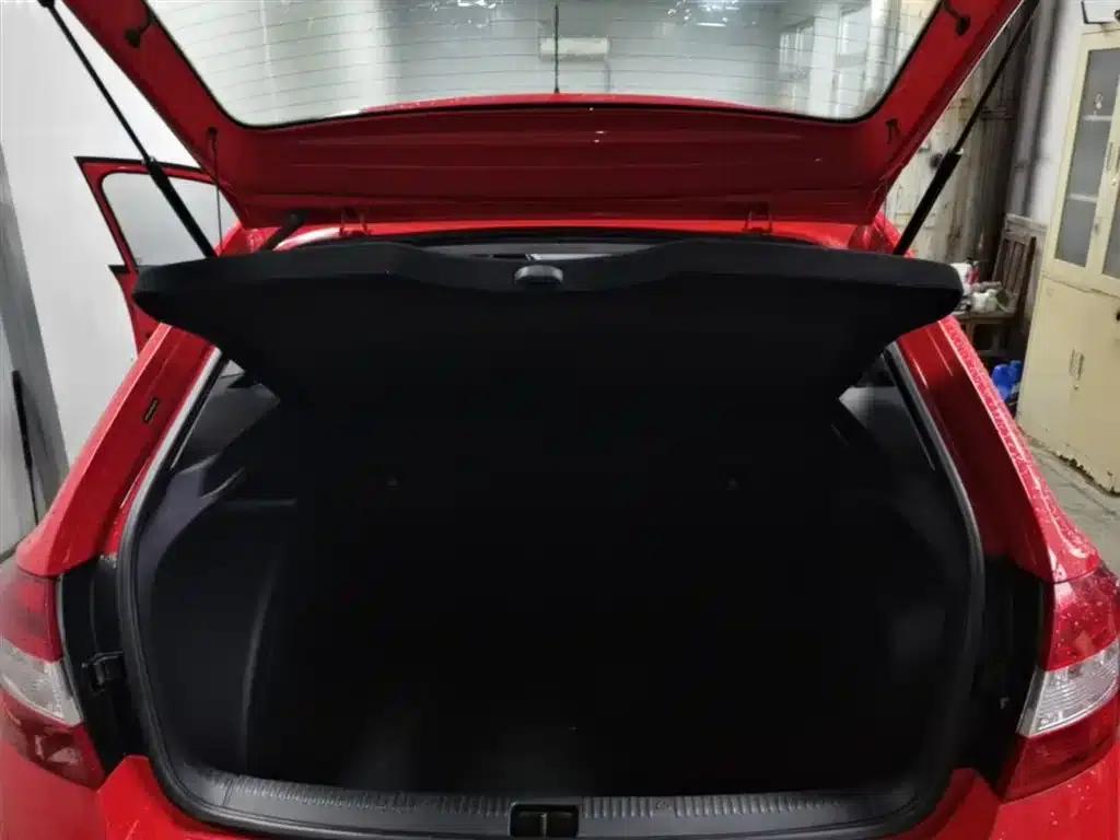 Rapid Spaceback 2016 Facelift 1.6L Manual Comfort Edition — миниатюра 19