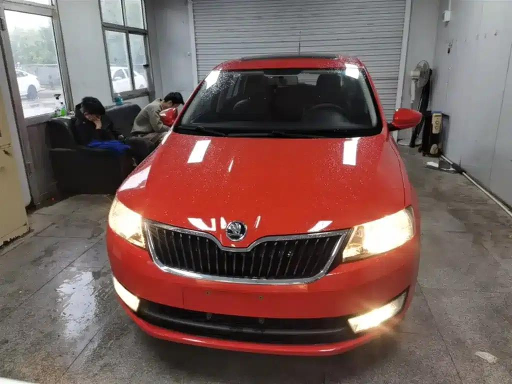 Rapid Spaceback 2016 Facelift 1.6L Manual Comfort Edition — миниатюра 3