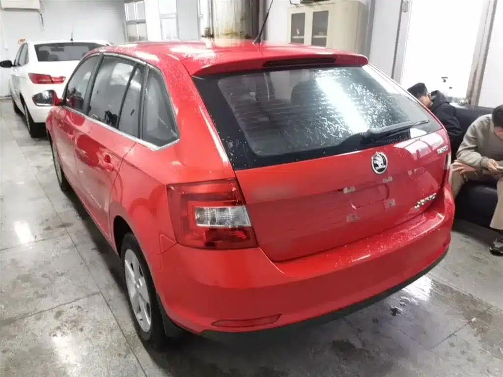 Rapid Spaceback 2016 Facelift 1.6L Manual Comfort Edition — миниатюра 5