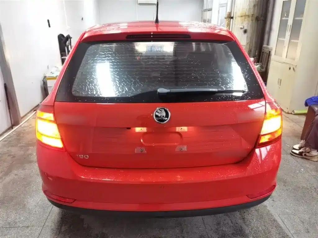 Rapid Spaceback 2016 Facelift 1.6L Manual Comfort Edition — миниатюра 6