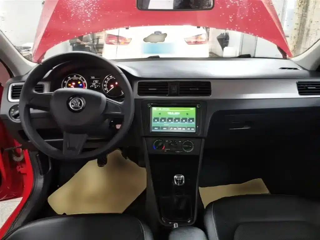 Rapid Spaceback 2016 Facelift 1.6L Manual Comfort Edition — миниатюра 10