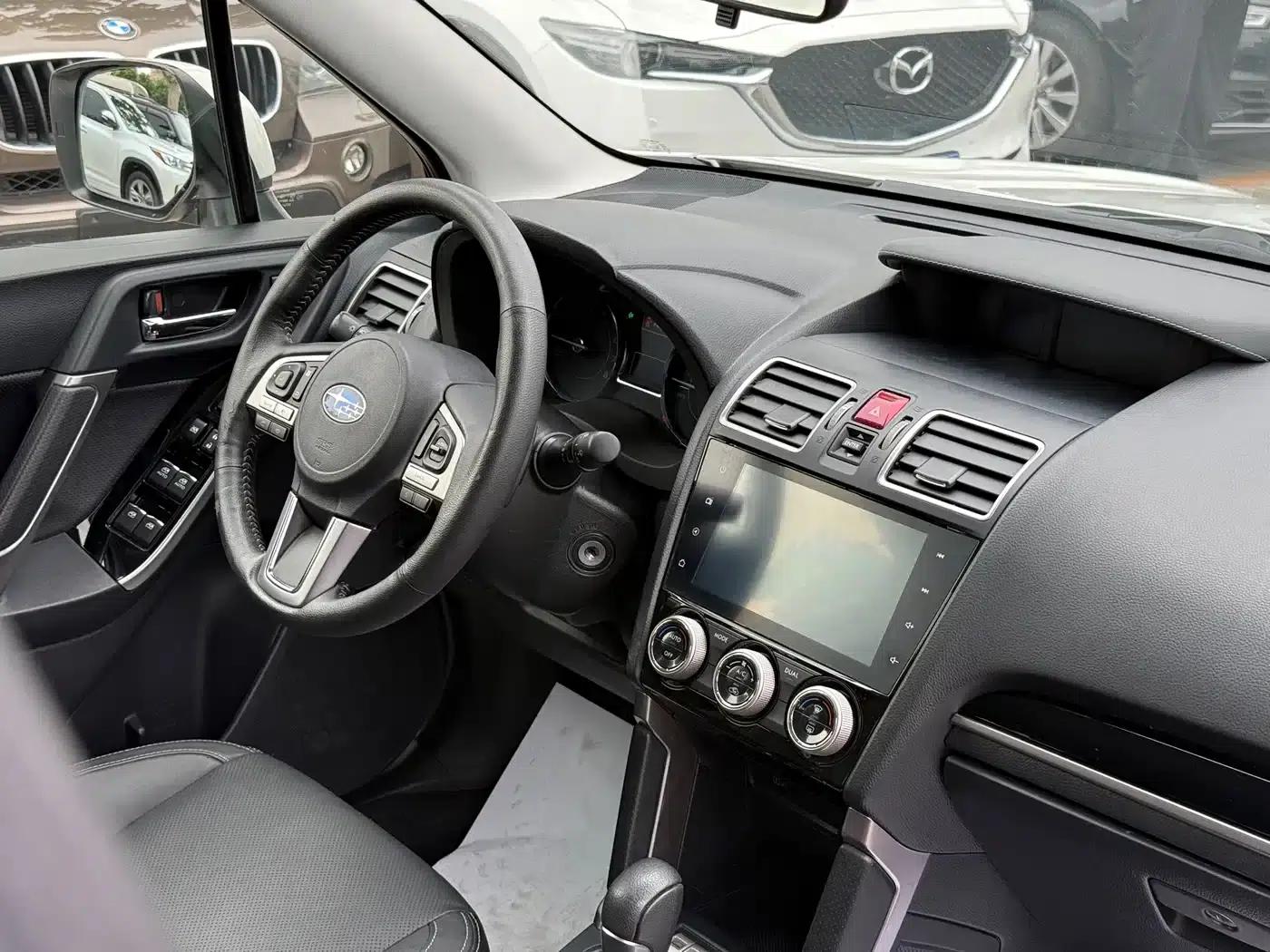 Forester 2016 2.5i Luxury Navigation Edition — миниатюра 16