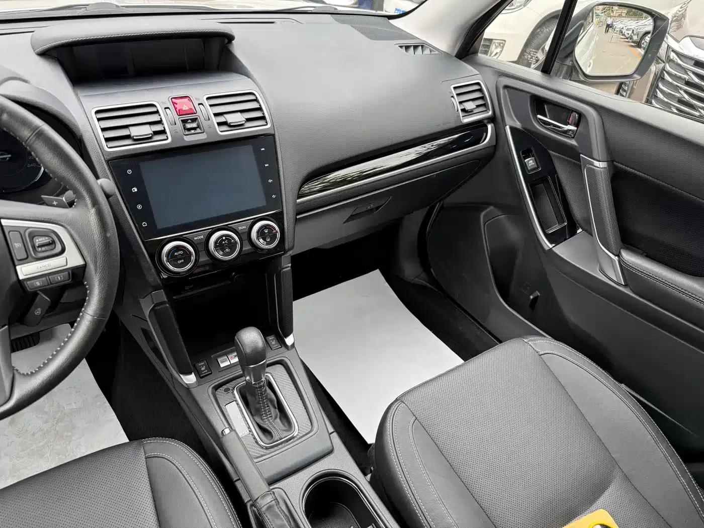 Forester 2016 2.5i Luxury Navigation Edition — миниатюра 5