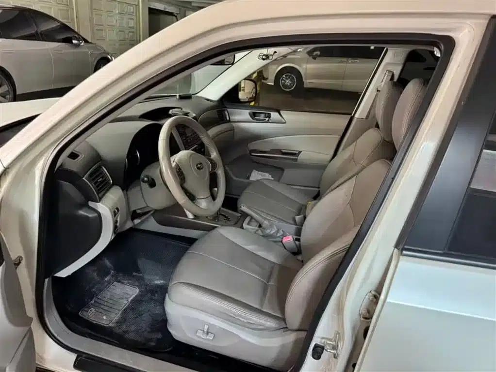 Forester 2012 Classic 2.0XS Automatic Luxury Edition — миниатюра 4