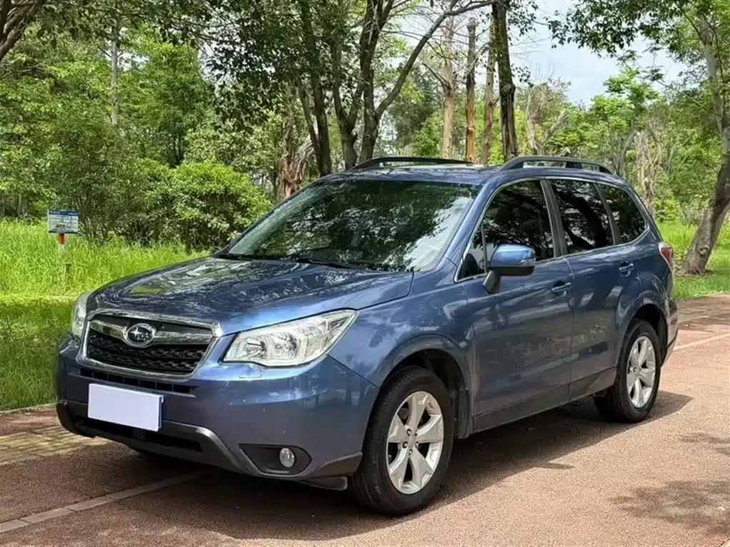 Forester 2013 2.5i Automatic Luxury Edition — миниатюра 1