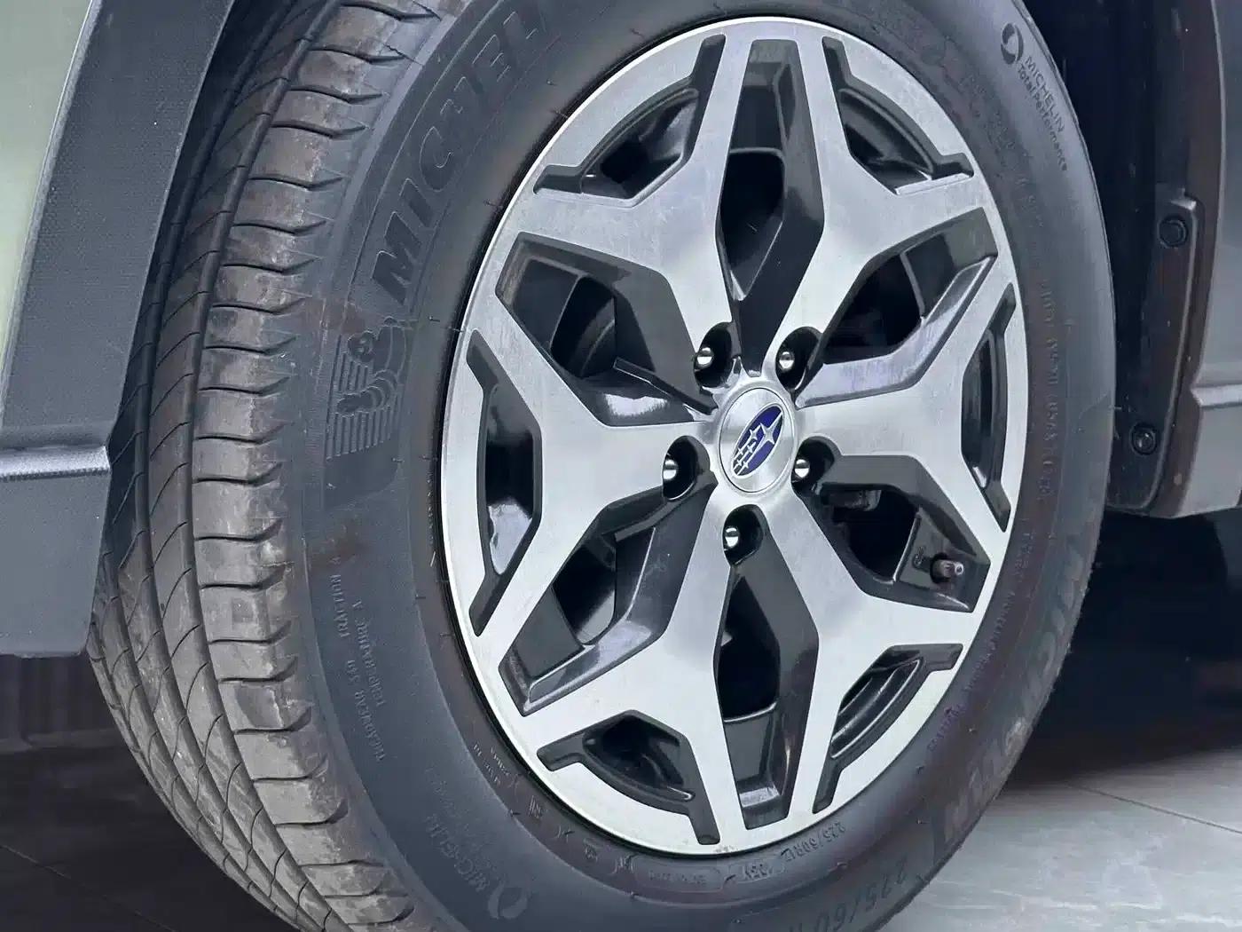 Forester 2019 2.0i Luxury Edition EyeSight — миниатюра 4
