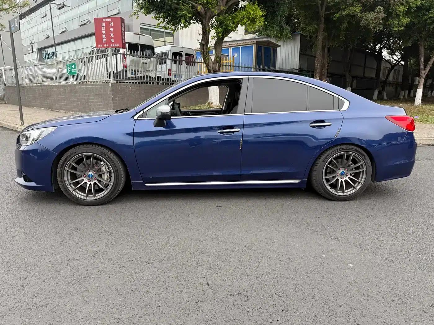 Legacy 2017 2.5i AWD Glory Edition — миниатюра 4