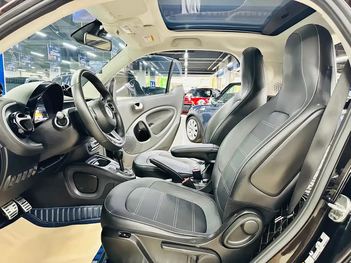 2018 Smart Fortwo 0.9T 66kW Hardtop Pioneer Edition (National V Emission Standard) — миниатюра 16